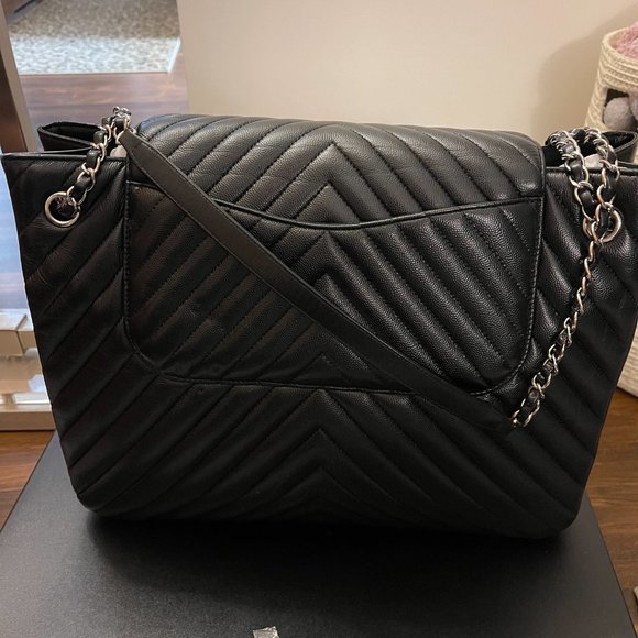 CHANEL BLACK GRAIN OVERSIZED FLAP BAG W/ORIGINAL BOX - Picture 2 of 6